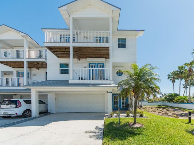 139 YACHT CLUB CIRCLE, North Redington Beach, FL 33708