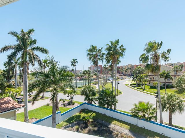 139 YACHT CLUB CIRCLE, North Redington Beach, FL 33708