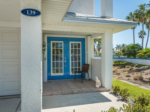 139 YACHT CLUB CIRCLE, North Redington Beach, FL 33708
