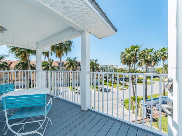 139 YACHT CLUB CIRCLE, North Redington Beach, FL 33708