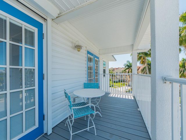 139 YACHT CLUB CIRCLE, North Redington Beach, FL 33708
