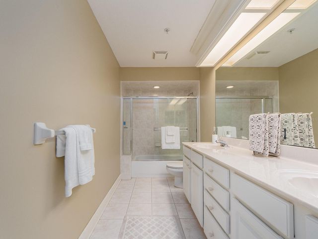 139 YACHT CLUB CIRCLE, North Redington Beach, FL 33708