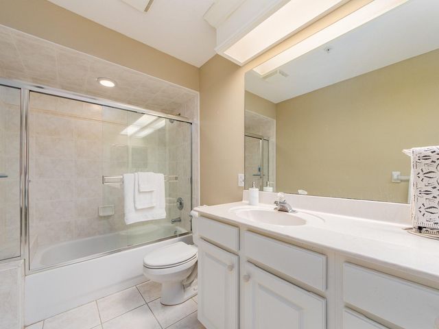 139 YACHT CLUB CIRCLE, North Redington Beach, FL 33708