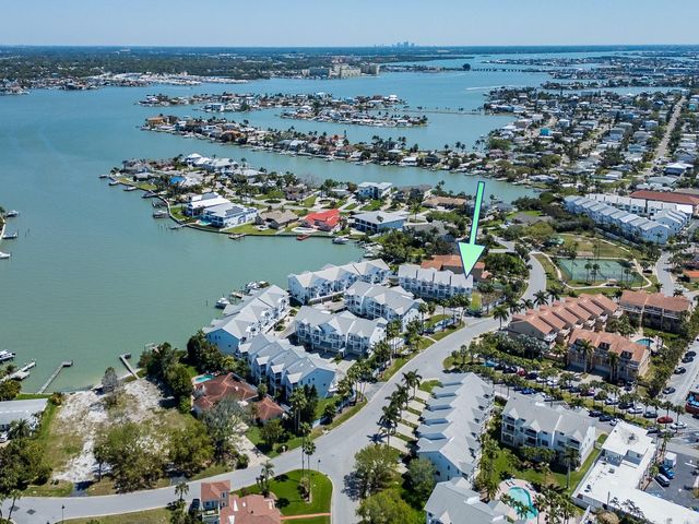 139 YACHT CLUB CIRCLE, North Redington Beach, FL 33708