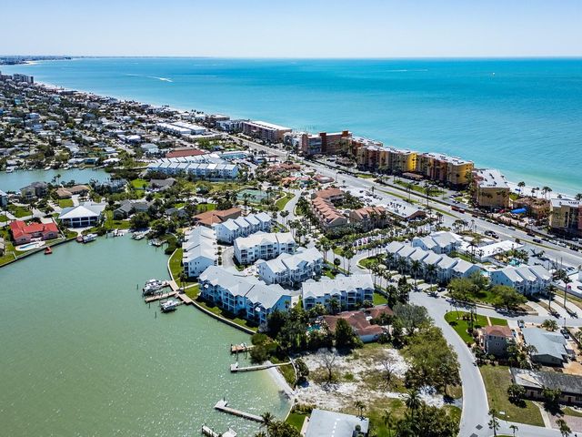 139 YACHT CLUB CIRCLE, North Redington Beach, FL 33708