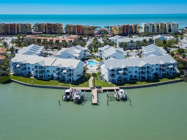 139 YACHT CLUB CIRCLE, North Redington Beach, FL 33708