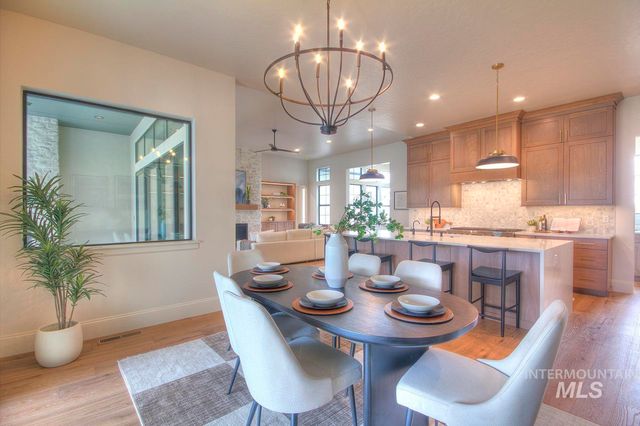 542 Midpoint Ave, Middleton, ID 83644