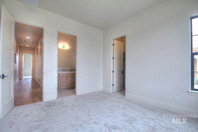 542 Midpoint Ave, Middleton, ID 83644