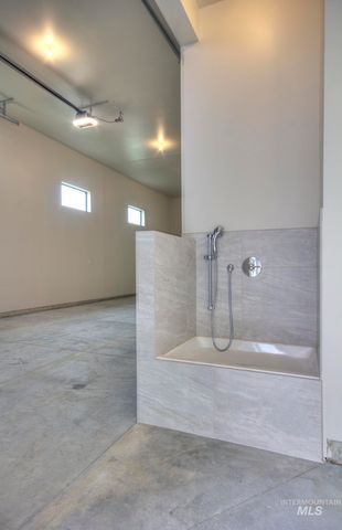 542 Midpoint Ave, Middleton, ID 83644