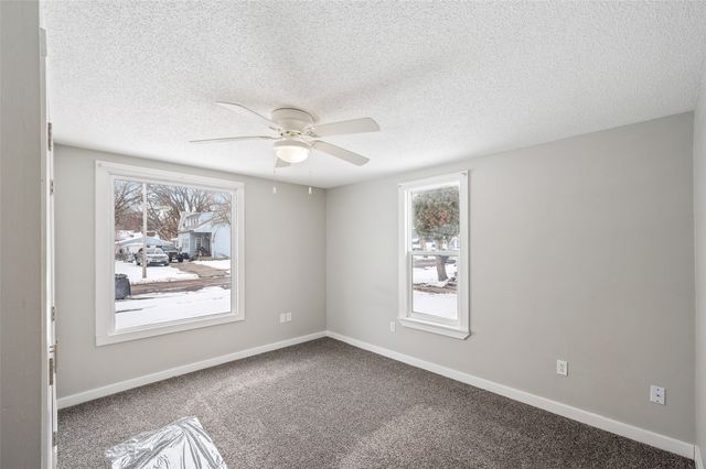 3007 E 8th Street, Des Moines, IA 50316