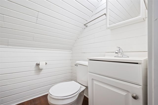 3007 E 8th Street, Des Moines, IA 50316