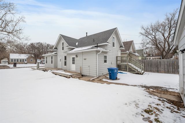 3007 E 8th Street, Des Moines, IA 50316