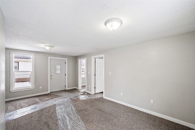 3007 E 8th Street, Des Moines, IA 50316