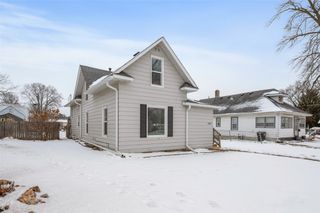 3007 E 8th Street, Des Moines, IA 50316