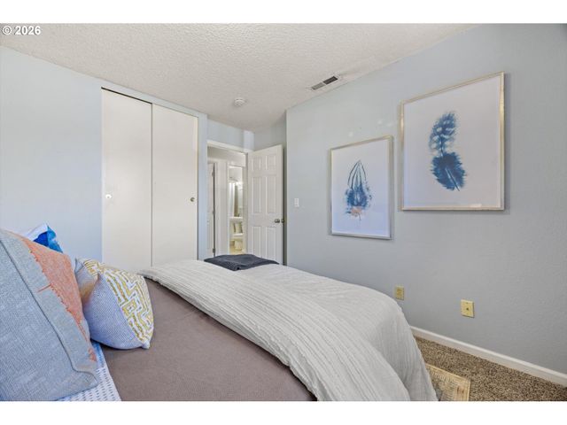 9235 N SEWARD Ave, Portland, OR 97217