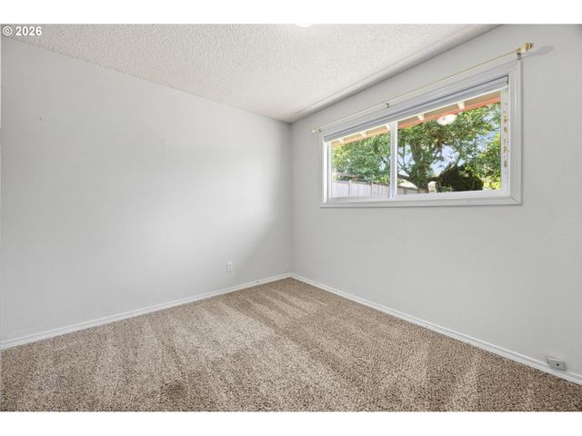 9235 N SEWARD Ave, Portland, OR 97217