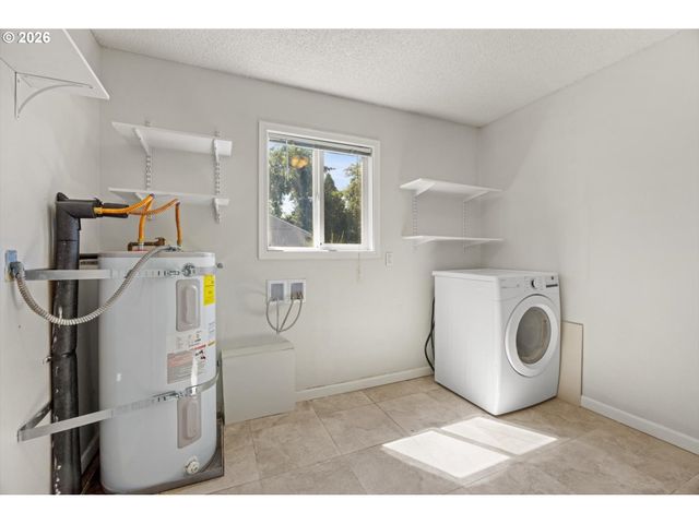 9235 N SEWARD Ave, Portland, OR 97217