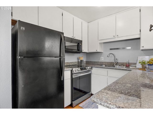 9235 N SEWARD Ave, Portland, OR 97217