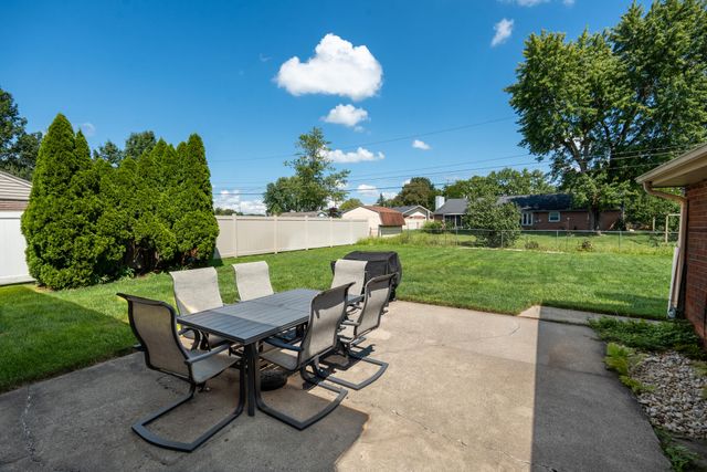 1145 Crestview Drive 1145 Crestview Drive, Troy, OH 45373