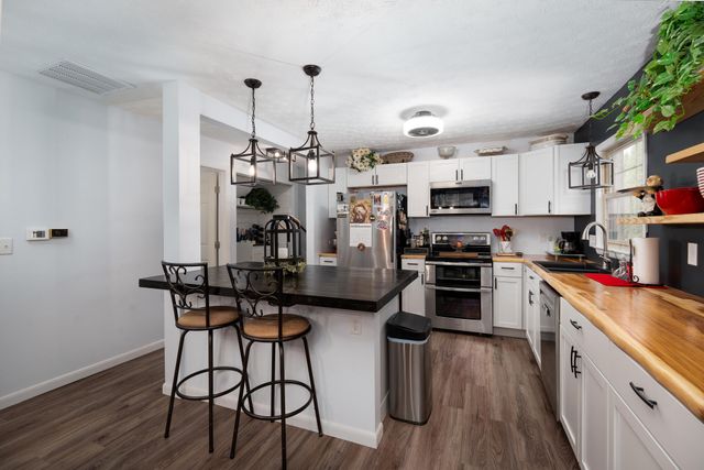 1145 Crestview Drive 1145 Crestview Drive, Troy, OH 45373