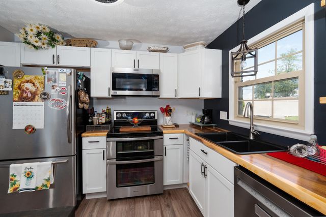 1145 Crestview Drive 1145 Crestview Drive, Troy, OH 45373
