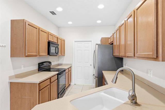 3730 82ND AVENUE CIRCLE E 104, Sarasota, FL 34243