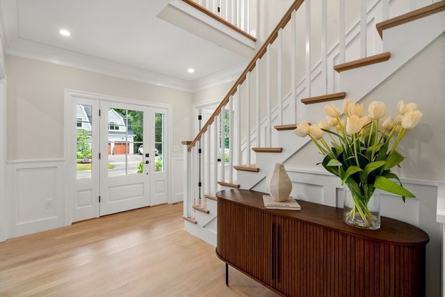 28 Parker Rd, Wellesley, MA 02482