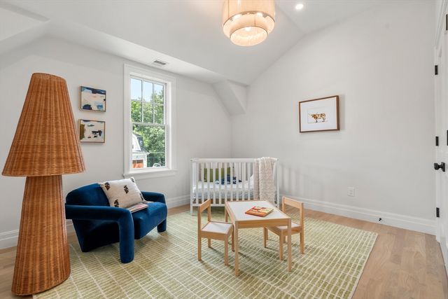 28 Parker Rd, Wellesley, MA 02482
