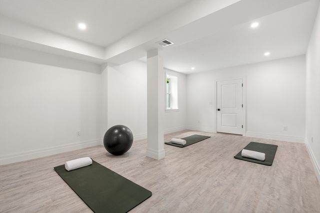 28 Parker Rd, Wellesley, MA 02482