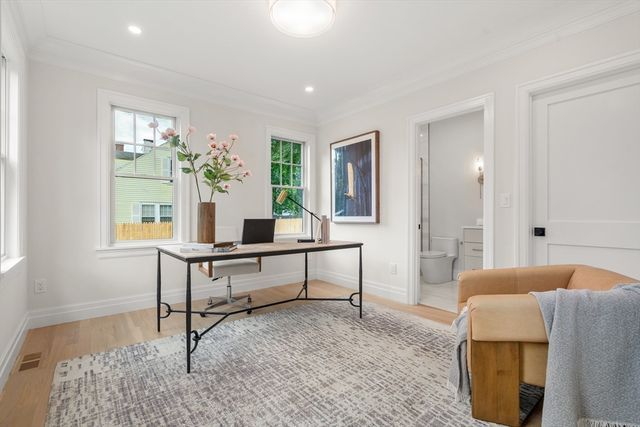 28 Parker Rd, Wellesley, MA 02482