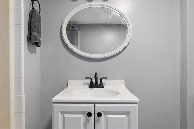 1707 W 44th Street, Kansas City, MO 64111