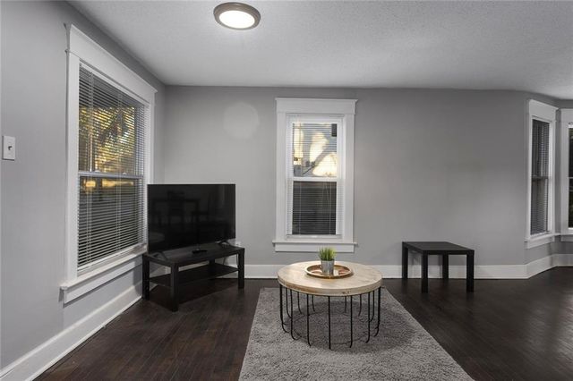 1707 W 44th Street, Kansas City, MO 64111