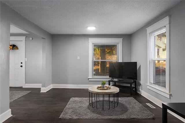 1707 W 44th Street, Kansas City, MO 64111