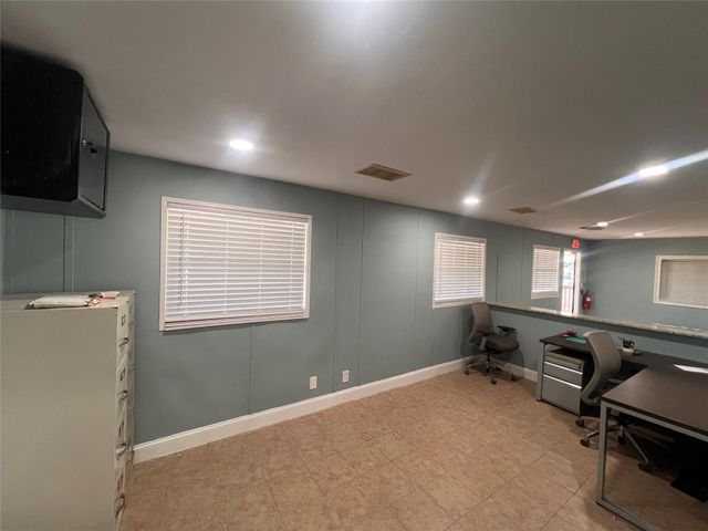 960 County Road 5021, Cleveland, TX 77327