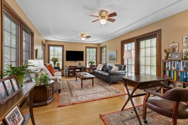 328 E Tratebas Road, Chesterton, IN 46304
