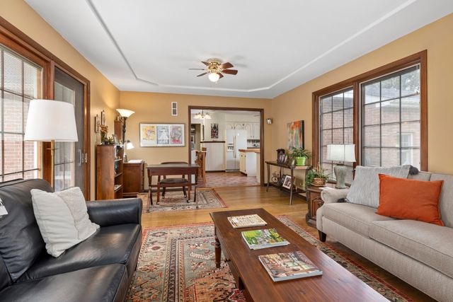 328 E Tratebas Road, Chesterton, IN 46304