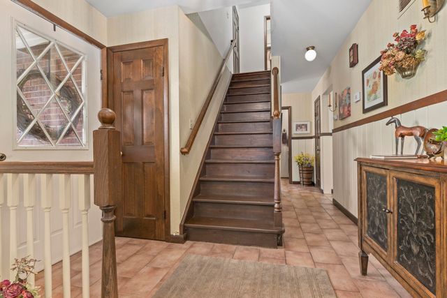 328 E Tratebas Road, Chesterton, IN 46304