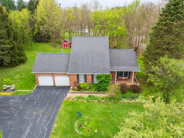 328 E Tratebas Road, Chesterton, IN 46304