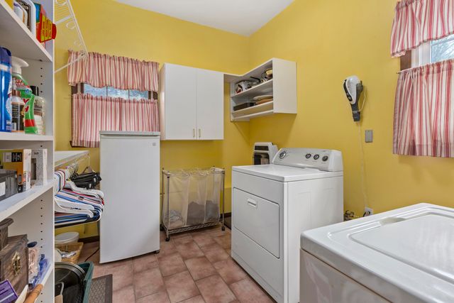 328 E Tratebas Road, Chesterton, IN 46304