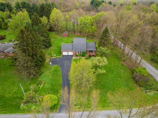328 E Tratebas Road, Chesterton, IN 46304