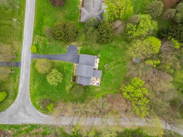 328 E Tratebas Road, Chesterton, IN 46304
