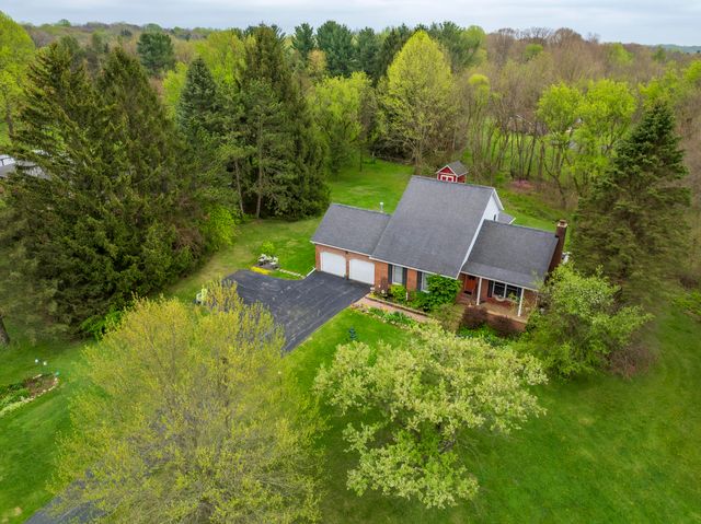 328 E Tratebas Road, Chesterton, IN 46304