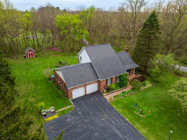 328 E Tratebas Road, Chesterton, IN 46304