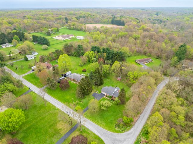 328 E Tratebas Road, Chesterton, IN 46304