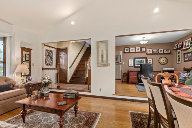 328 E Tratebas Road, Chesterton, IN 46304