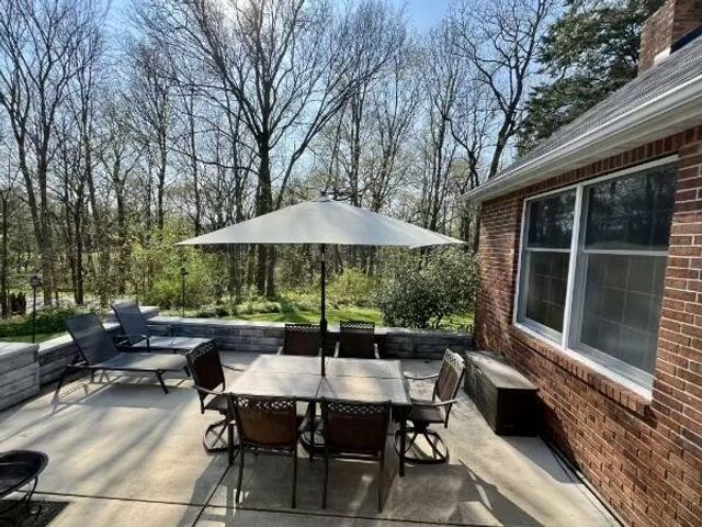 328 E Tratebas Road, Chesterton, IN 46304