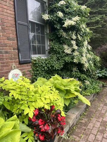 328 E Tratebas Road, Chesterton, IN 46304