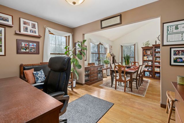 328 E Tratebas Road, Chesterton, IN 46304