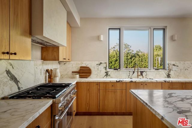 4016 San Remo Way, Tarzana (los Angeles), CA 91356