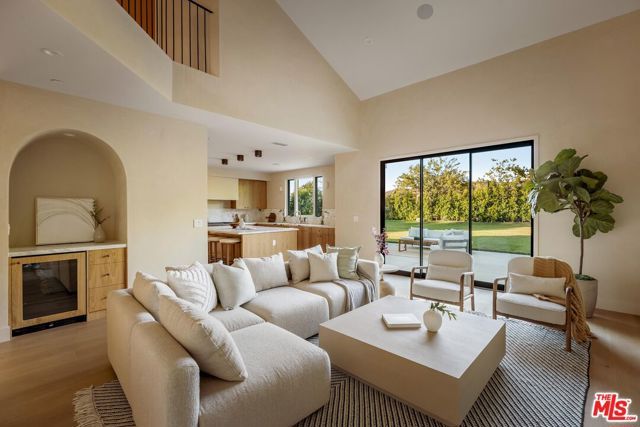 4016 San Remo Way, Tarzana (los Angeles), CA 91356